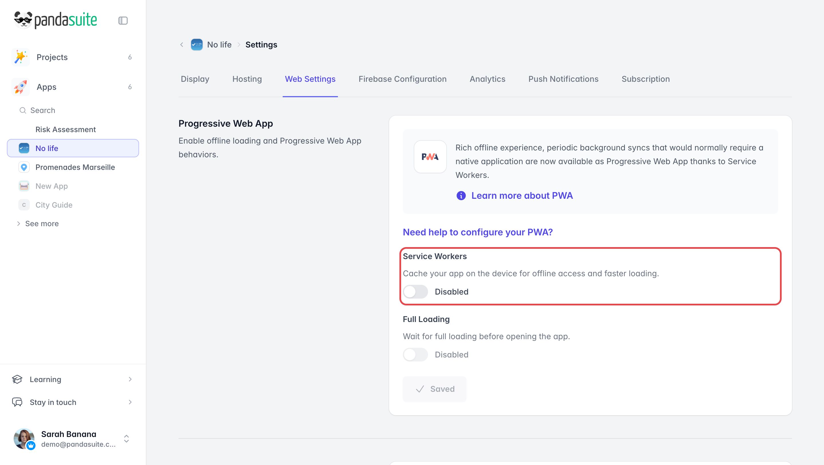 Onglet Web Settings d'une app, section Progressive Web App : l'option Service Workers est encadrée, au-dessus de Full Loading